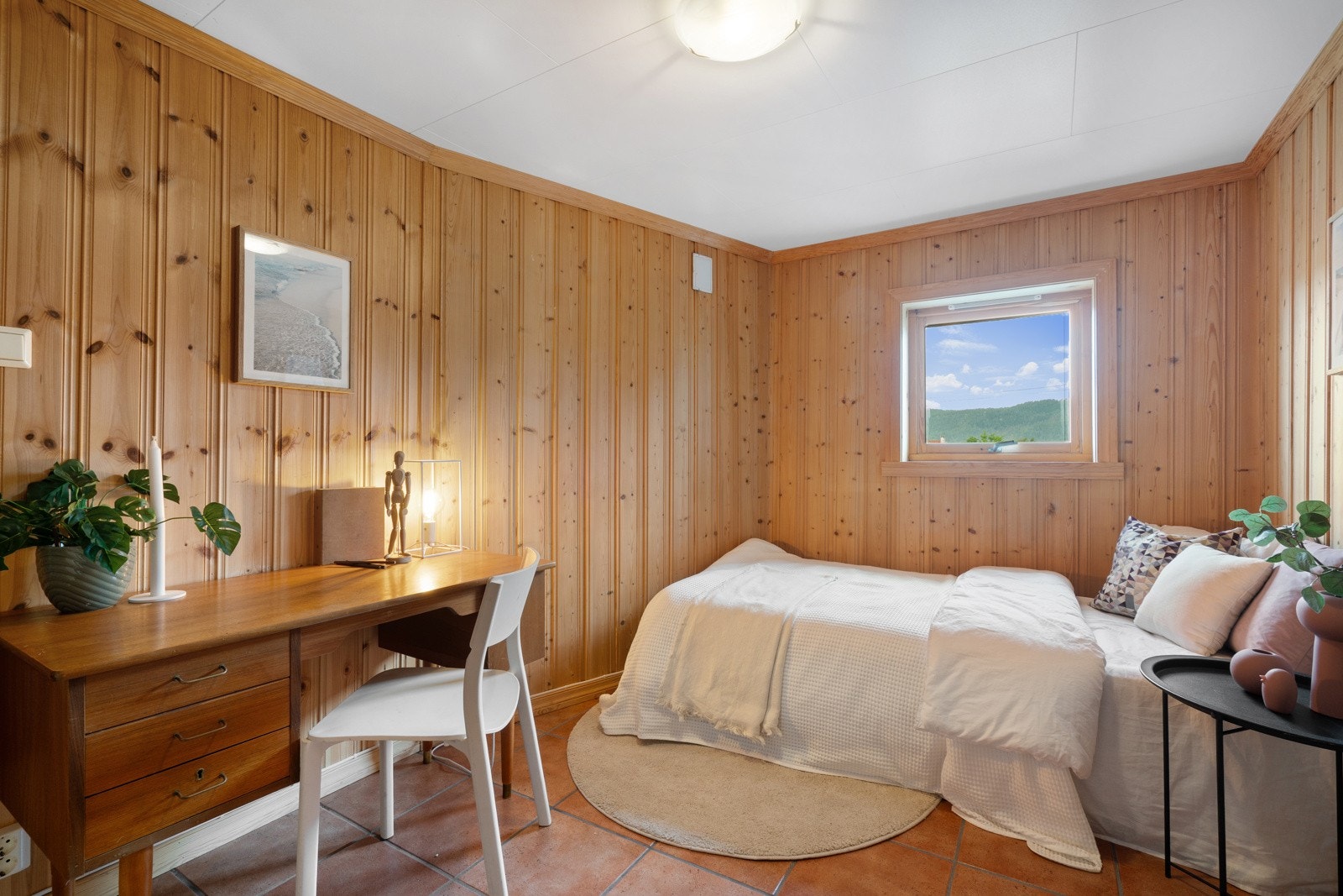 Dette rommet kan fint benyttes som kontor eller gjesterom Galleribilde