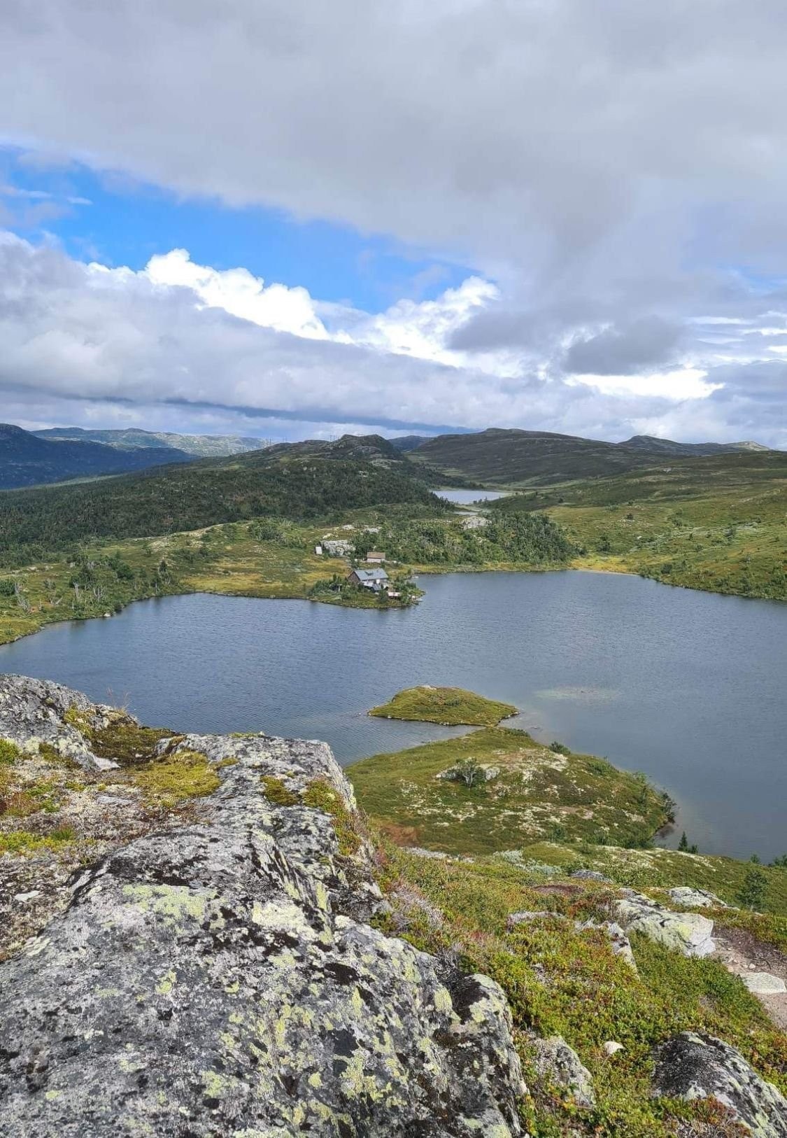 Rikelig med fiskevann i nærheten. Galleribilde