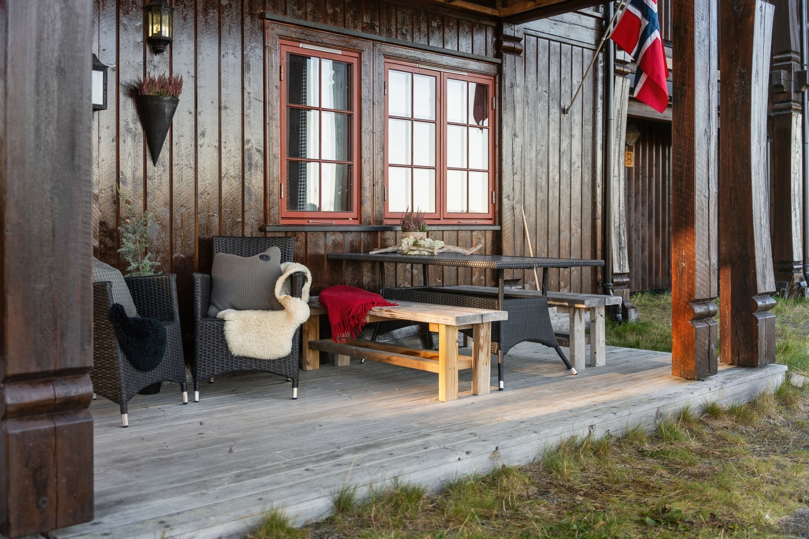 Koselig uteplass med vindskjerming. Galleribilde