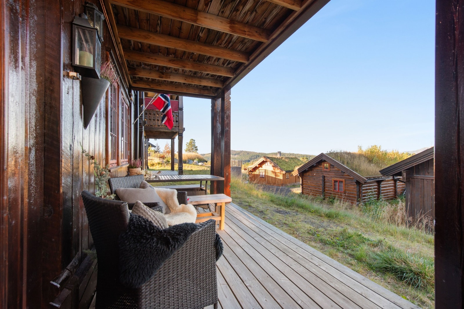 Her har du ettermiddag/kveldssol til 22 - 22.30 på sommeren. Galleribilde