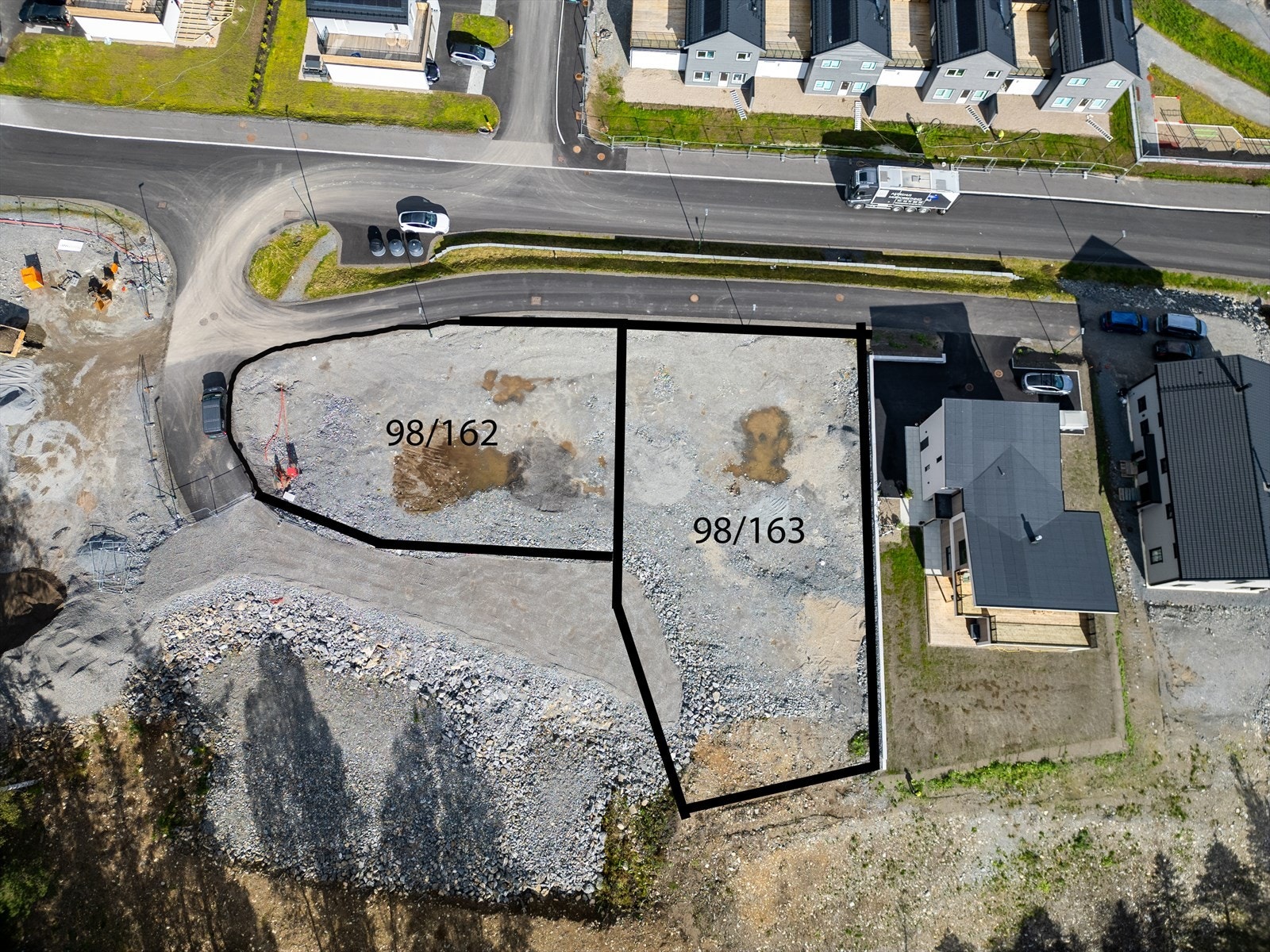 Øverst i feltet: Hansefellslynga 108 (697 m², 98/163) og 110 (705 m², 98/162). Galleribilde