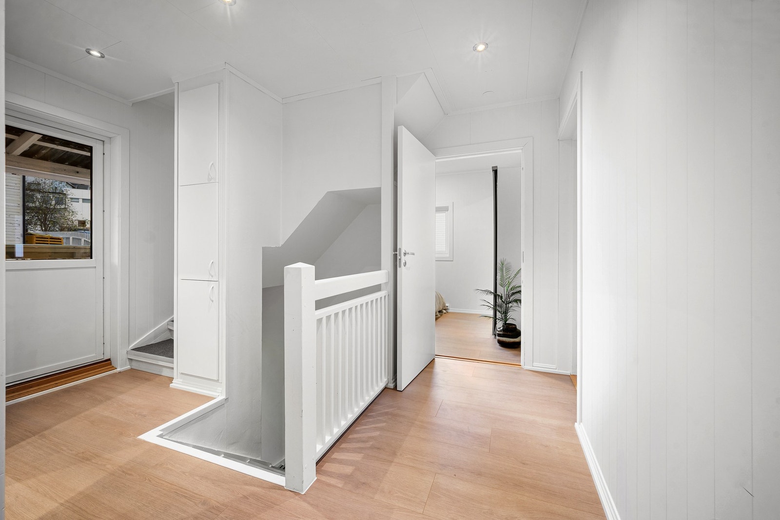 Fra gangen er adkomst ut til balkong Galleribilde