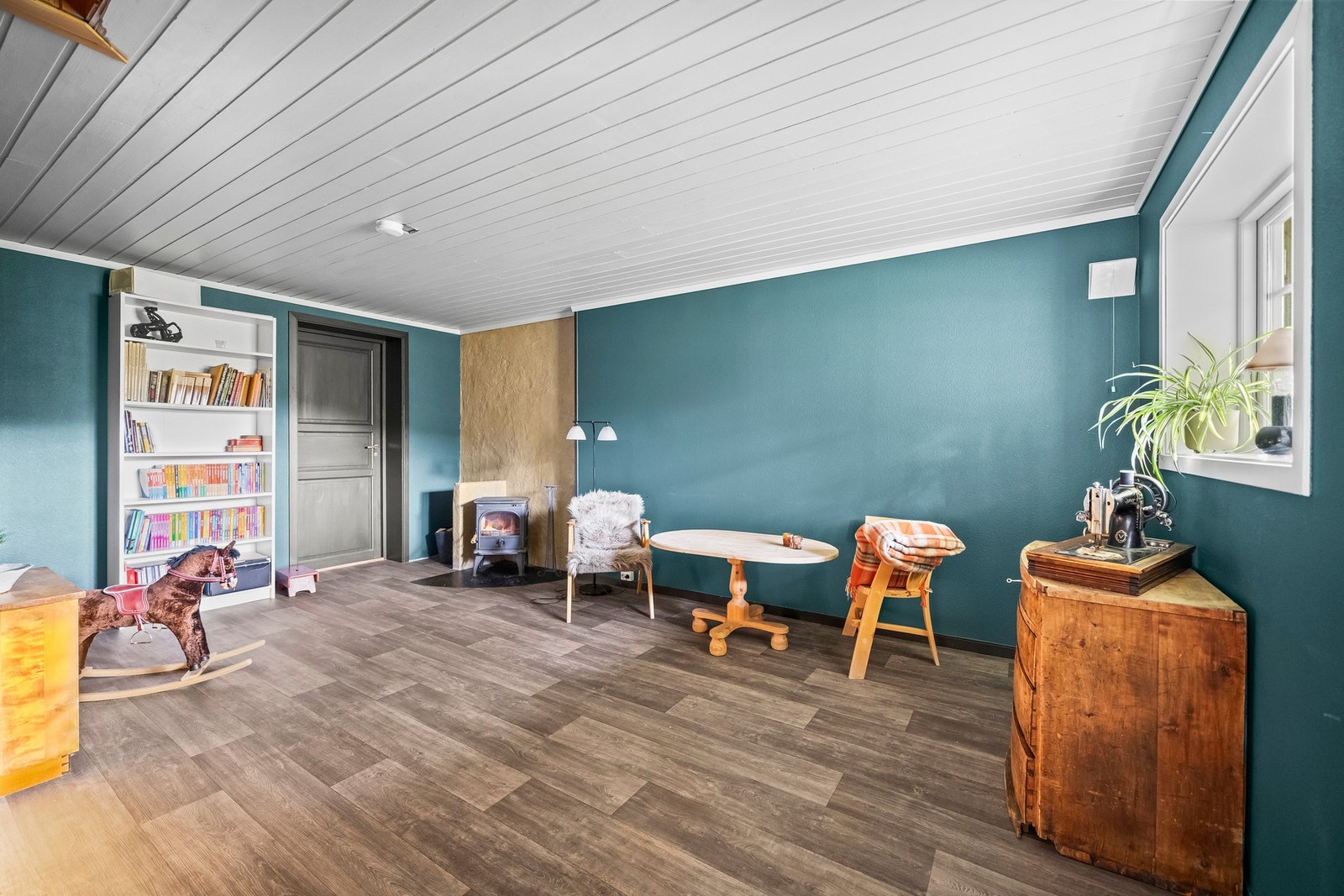 Kjellerstue. Galleribilde