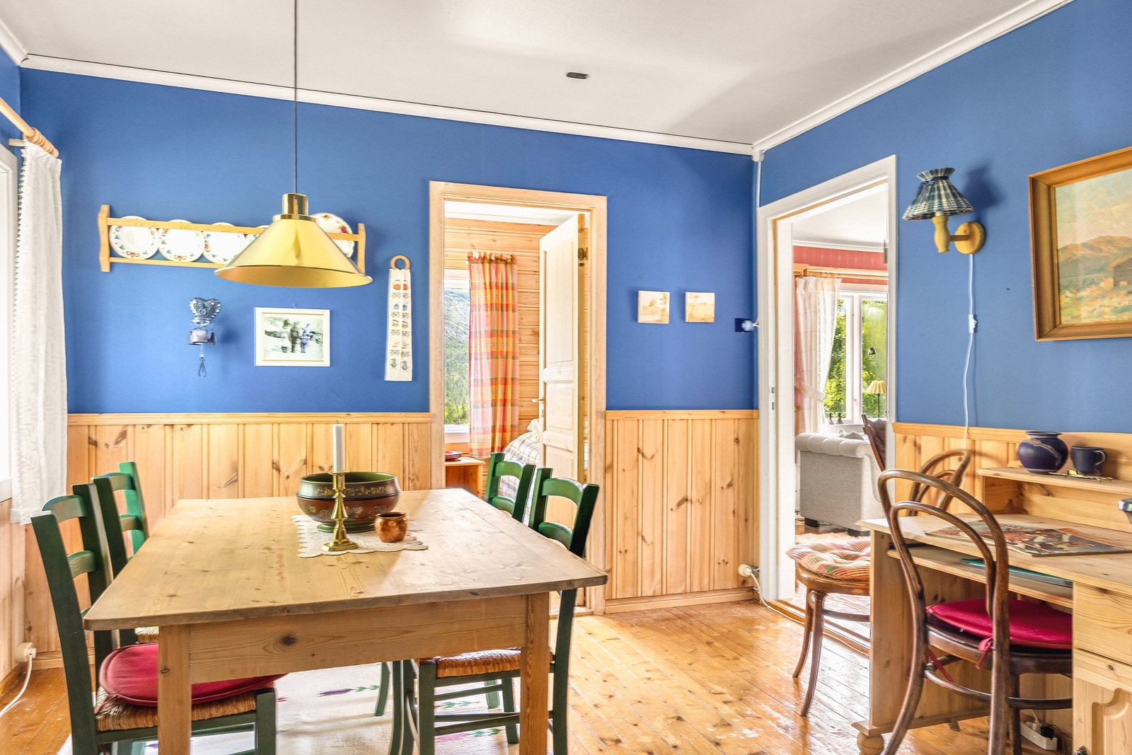 Spisestue 1. etasje. Galleribilde