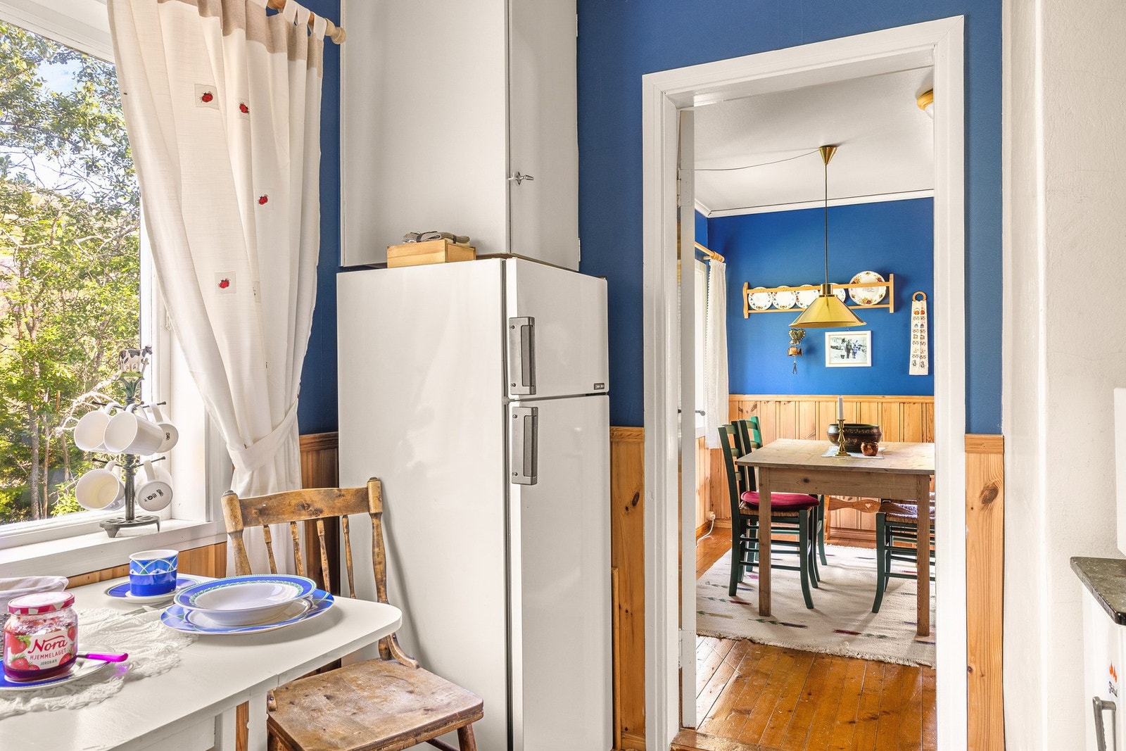 Fra kjøkken kommer man videre til spisestue. Galleribilde