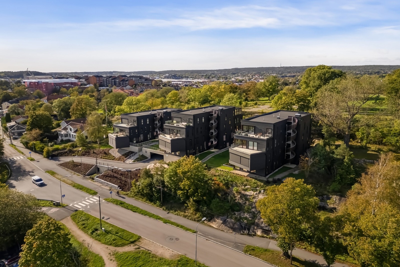 Her bort du i naturnære omgivelser med kort vei til sentrum Galleribilde