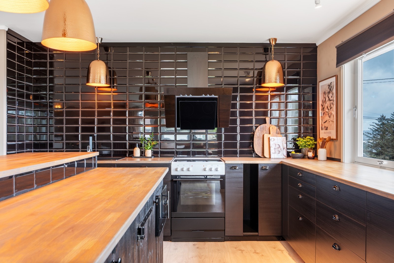 Flotte fliser på veggen for enklere renhold Galleribilde