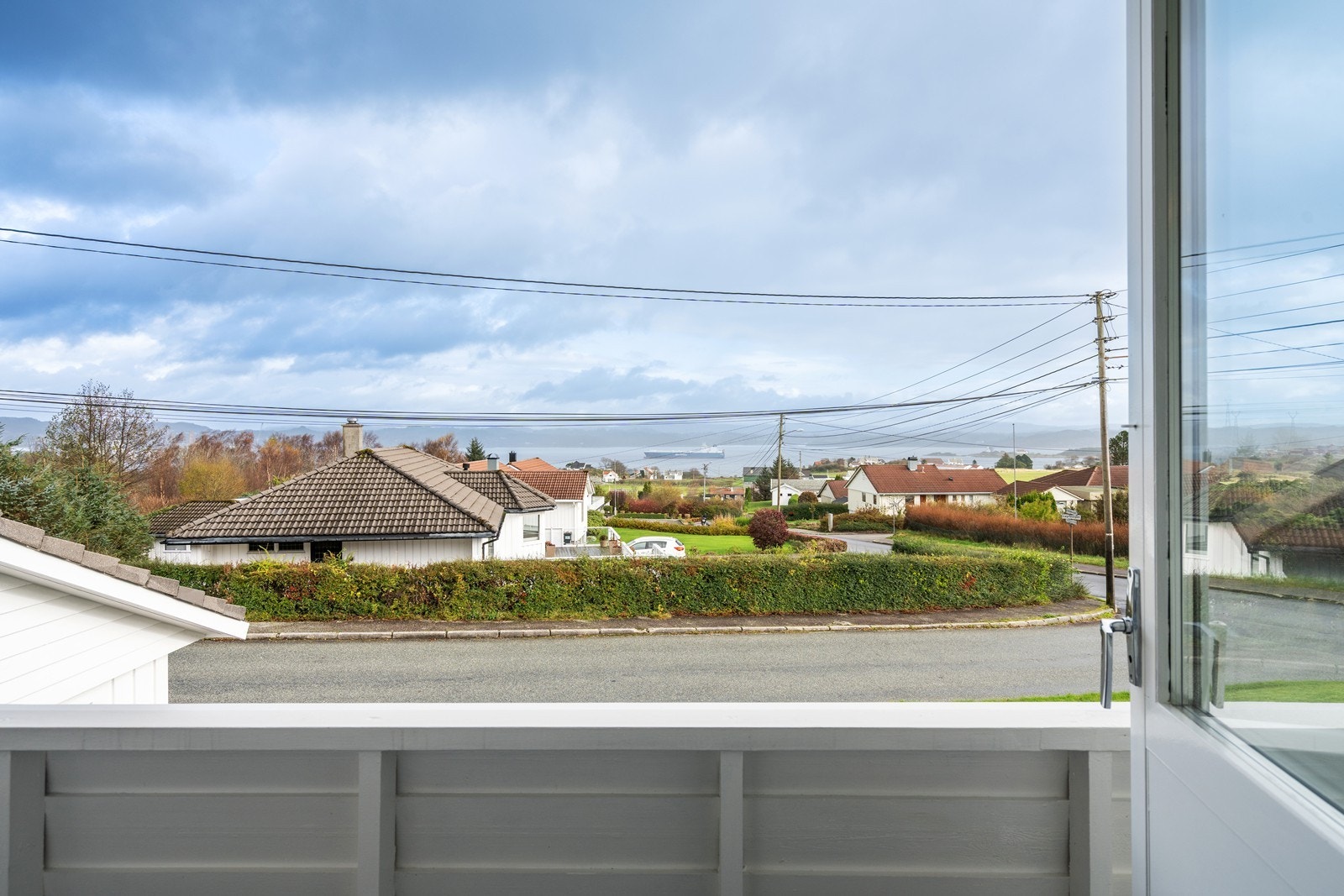 Hovedsoverommet har også utgang til kjekk luftebalkong med flott utsikt Galleribilde