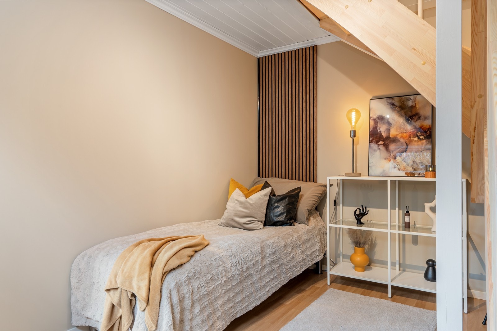 Soverom nr. 4 vil på en naturlig måte tilhøre boligens 1. etasje dersom du ønsker å benytte resterende areal i underetasjen til utleie Galleribilde