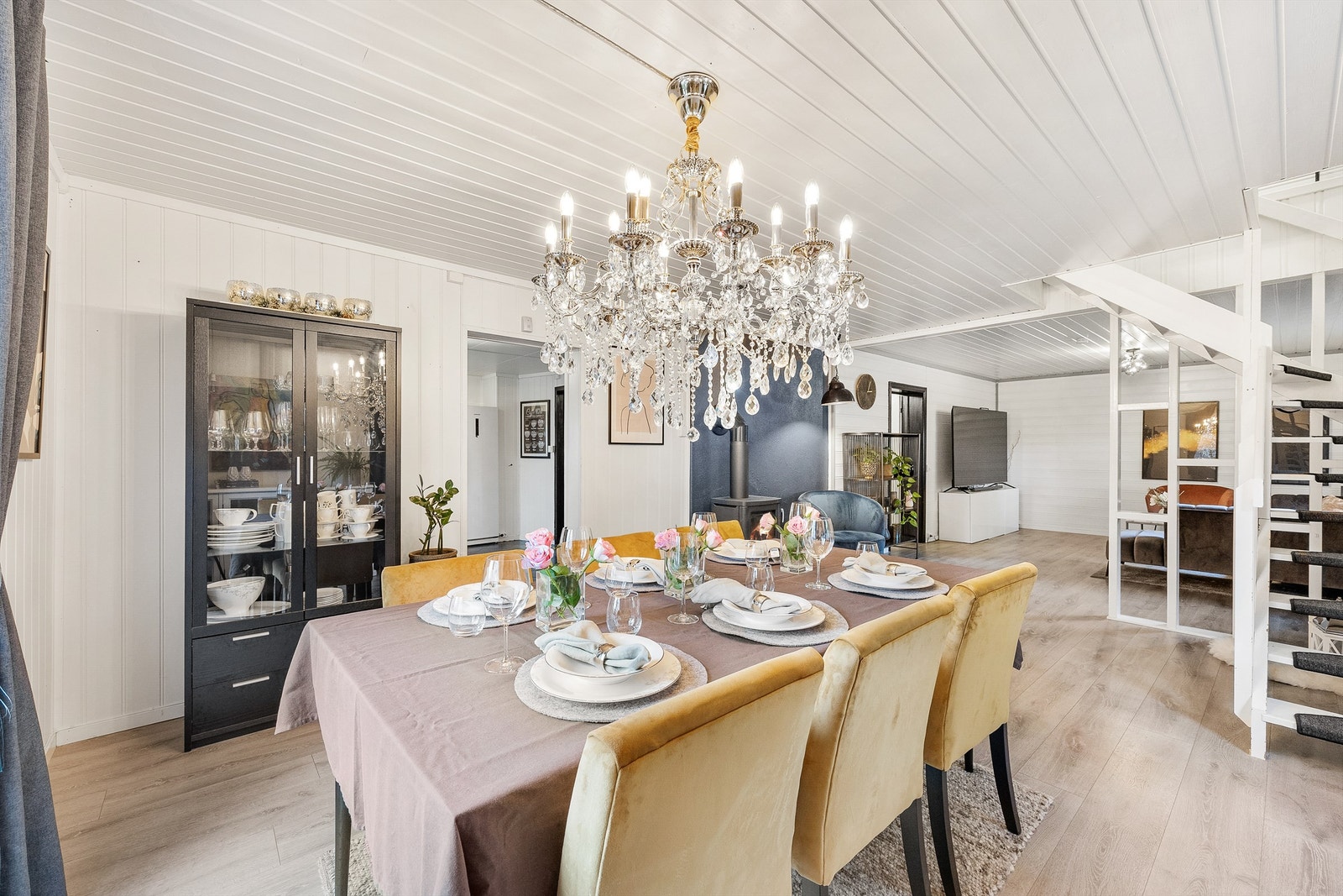 Her er det god plass til å innrede etter ønske og sette sitt preg på et naturlig fristed i boligen. Galleribilde