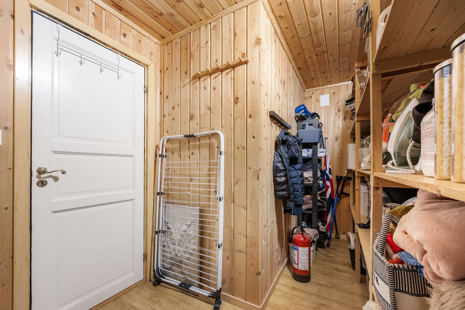 Bod med adkomst fra entré Galleribilde