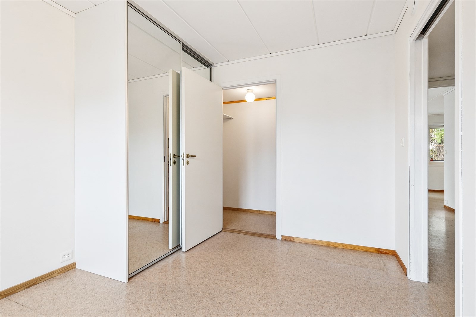 Dette rommet har inngang til en praktisk bod. Galleribilde