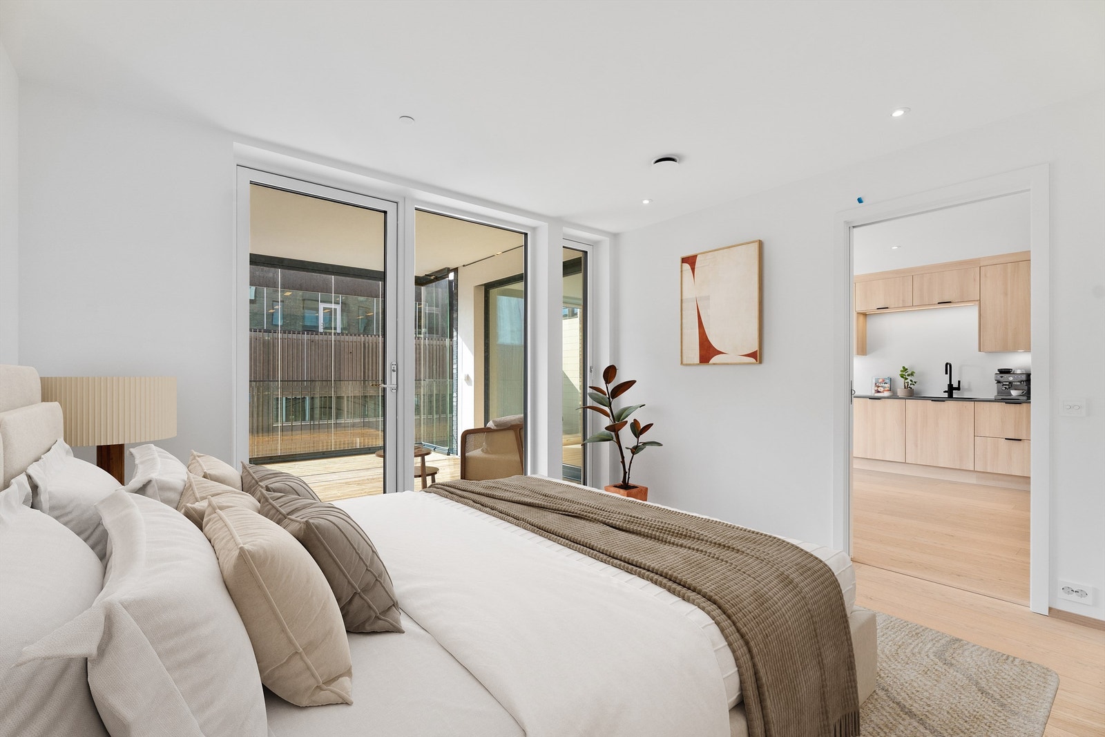 Flott soverom med utgang til balkong Galleribilde