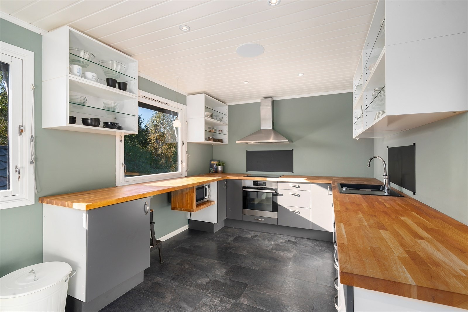 Nybehandlet benkeplate i eik. Galleribilde