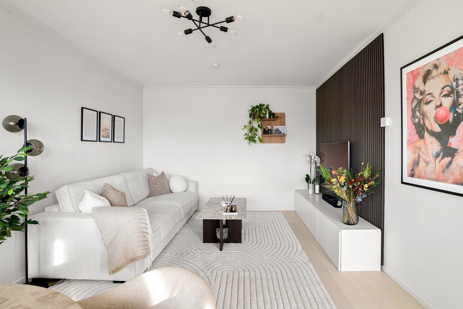 Felleskostnadene inkludere blant annet fyring og varmtvann, TV og internett. Galleribilde