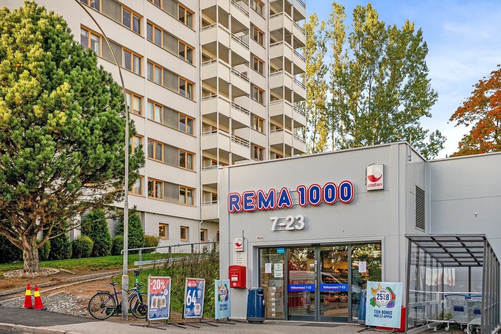 Rema 1000 med post i butikk Galleribilde
