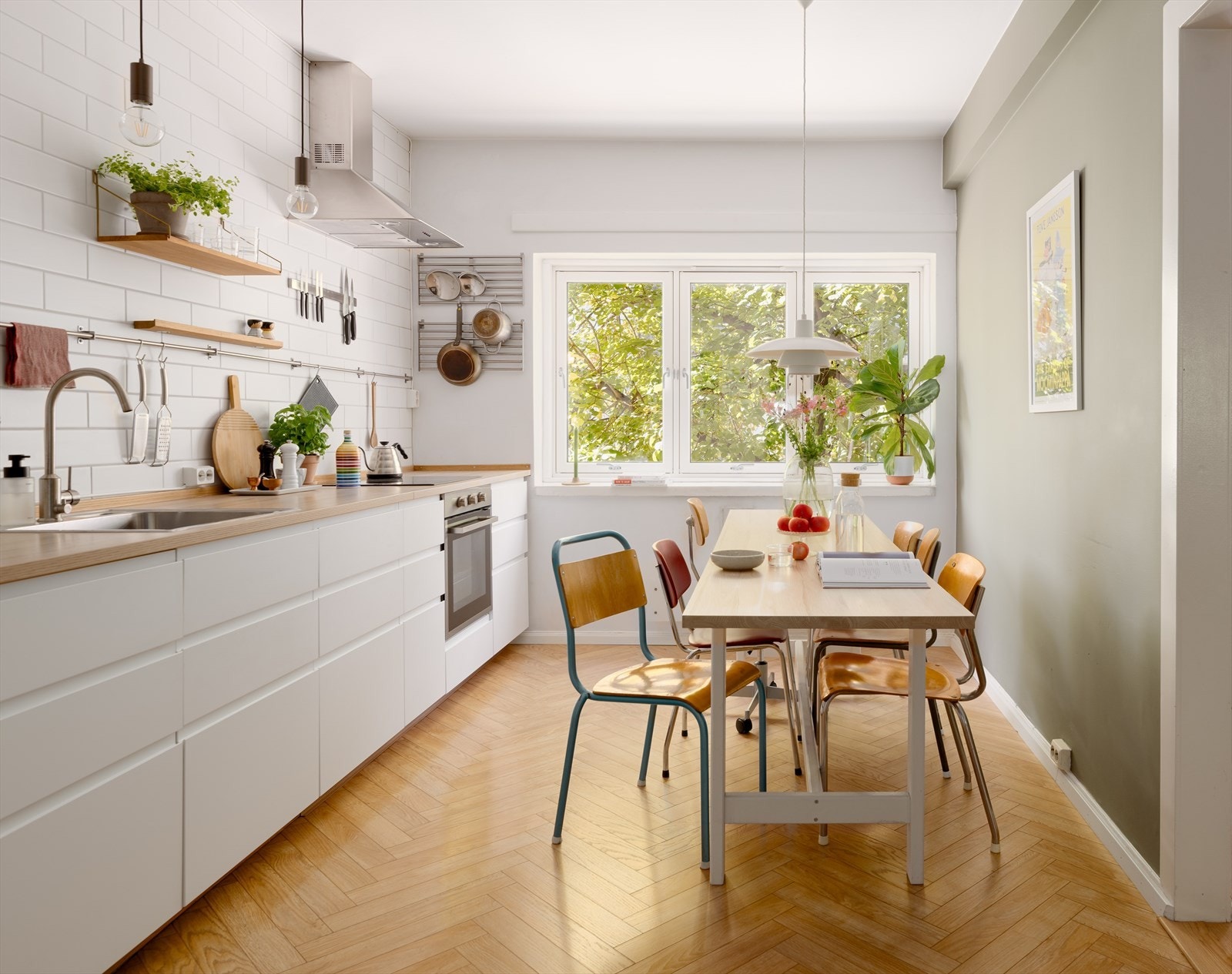 Velkommen til denne sjarmerende boligen på flotte Tøyen! Galleribilde