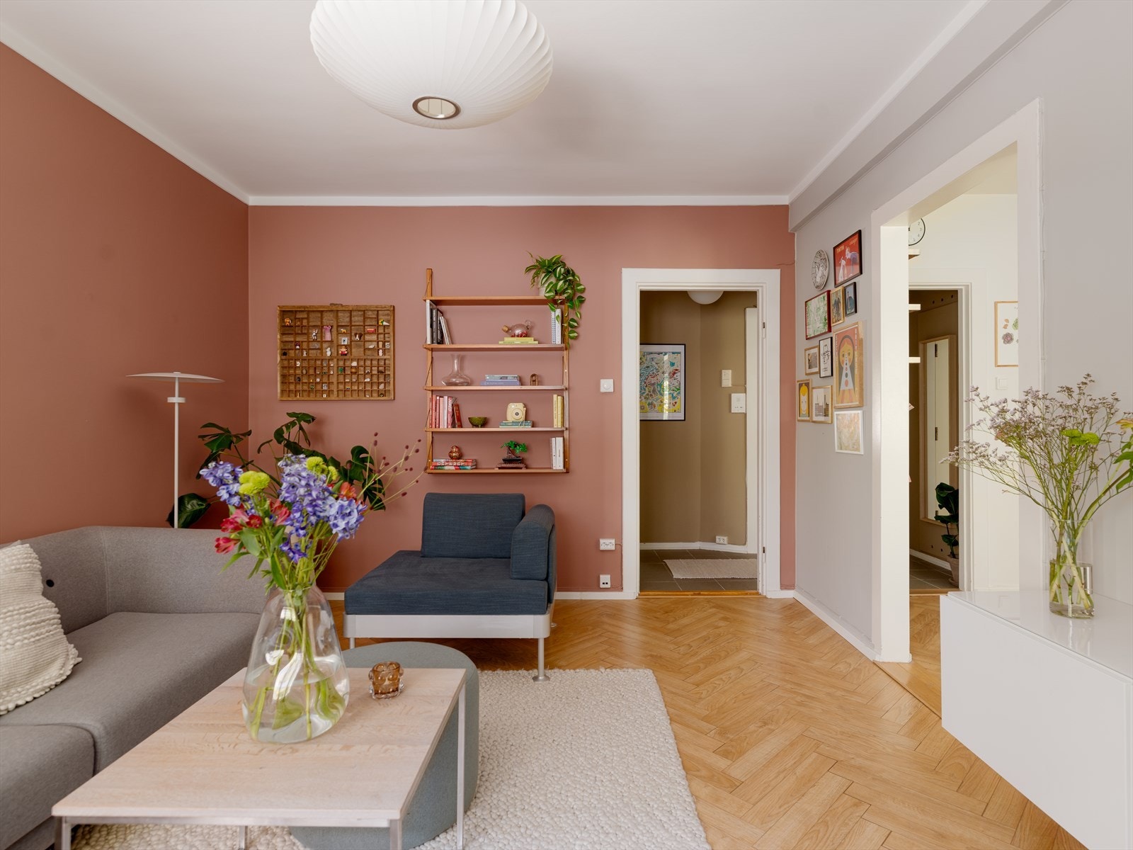 Her har du mulighet til å bo i et flott nabolag med kort vei til sentrum og en rekke fasiliteter rett utenfor døren. Galleribilde