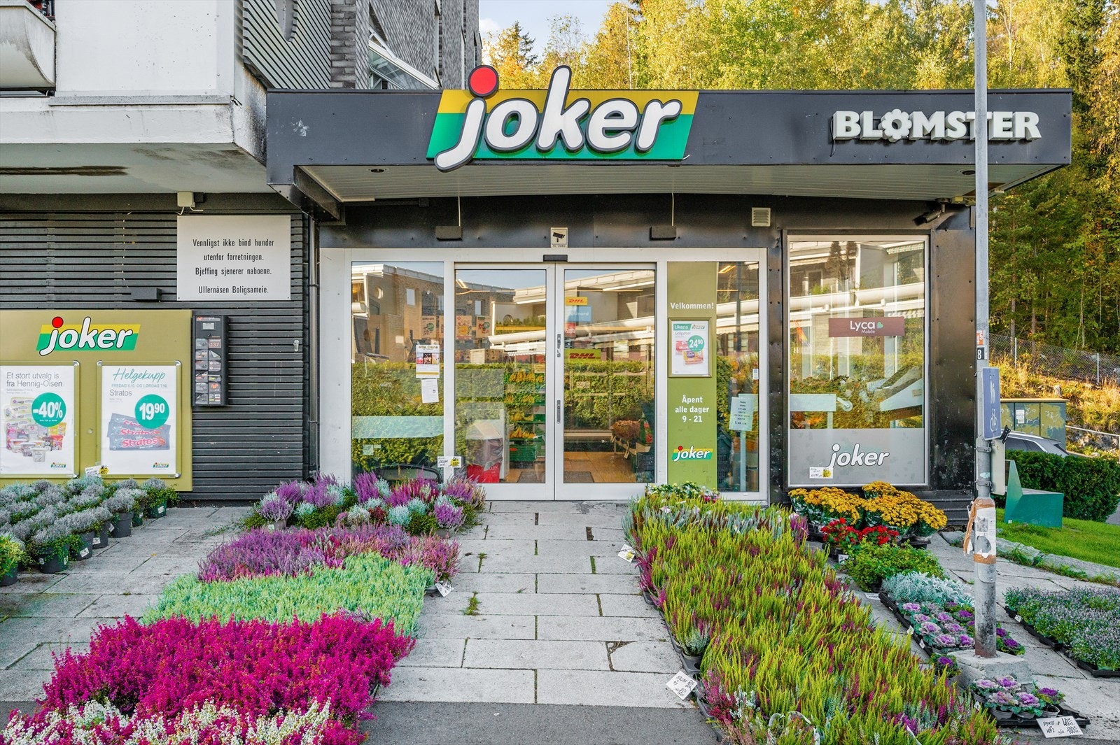 Kun 4 minutters gange fra boligen, har du søndagsåpen Joker Galleribilde