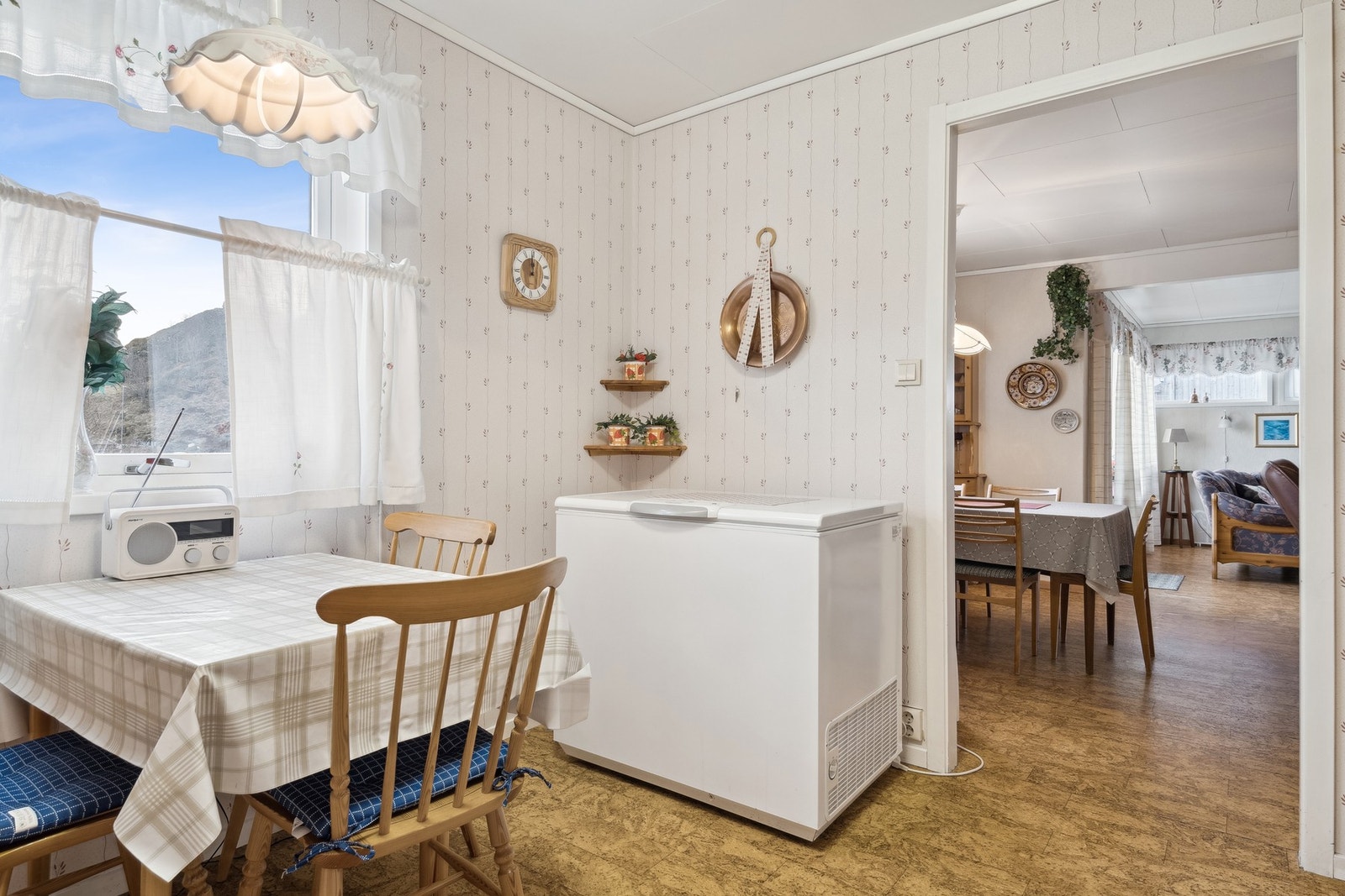 Vi går videre inn til kjøkkenet. Galleribilde