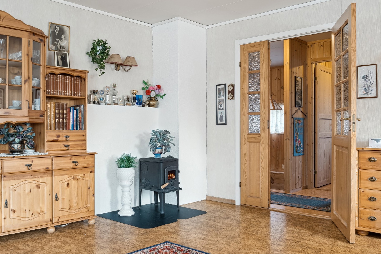 Vedfyring skaper den lune stemningen i hjemmet. Galleribilde