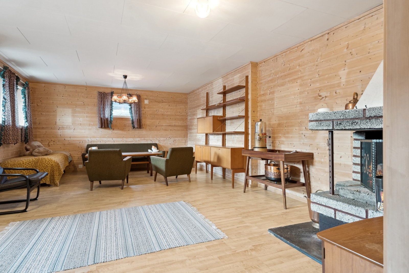 For familien er det ypperlig med to stuer. En stue for aktivitet og en annen for mer ro. Galleribilde