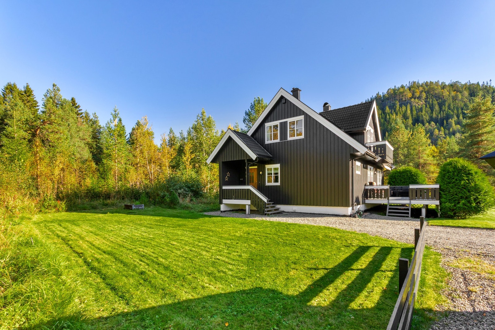 En sjarmerende enebolig i naturskjønne omgivelser i Klæbu. Et attraktiv boligområde for de som trives godt rundt myrlandskap og skog Galleribilde