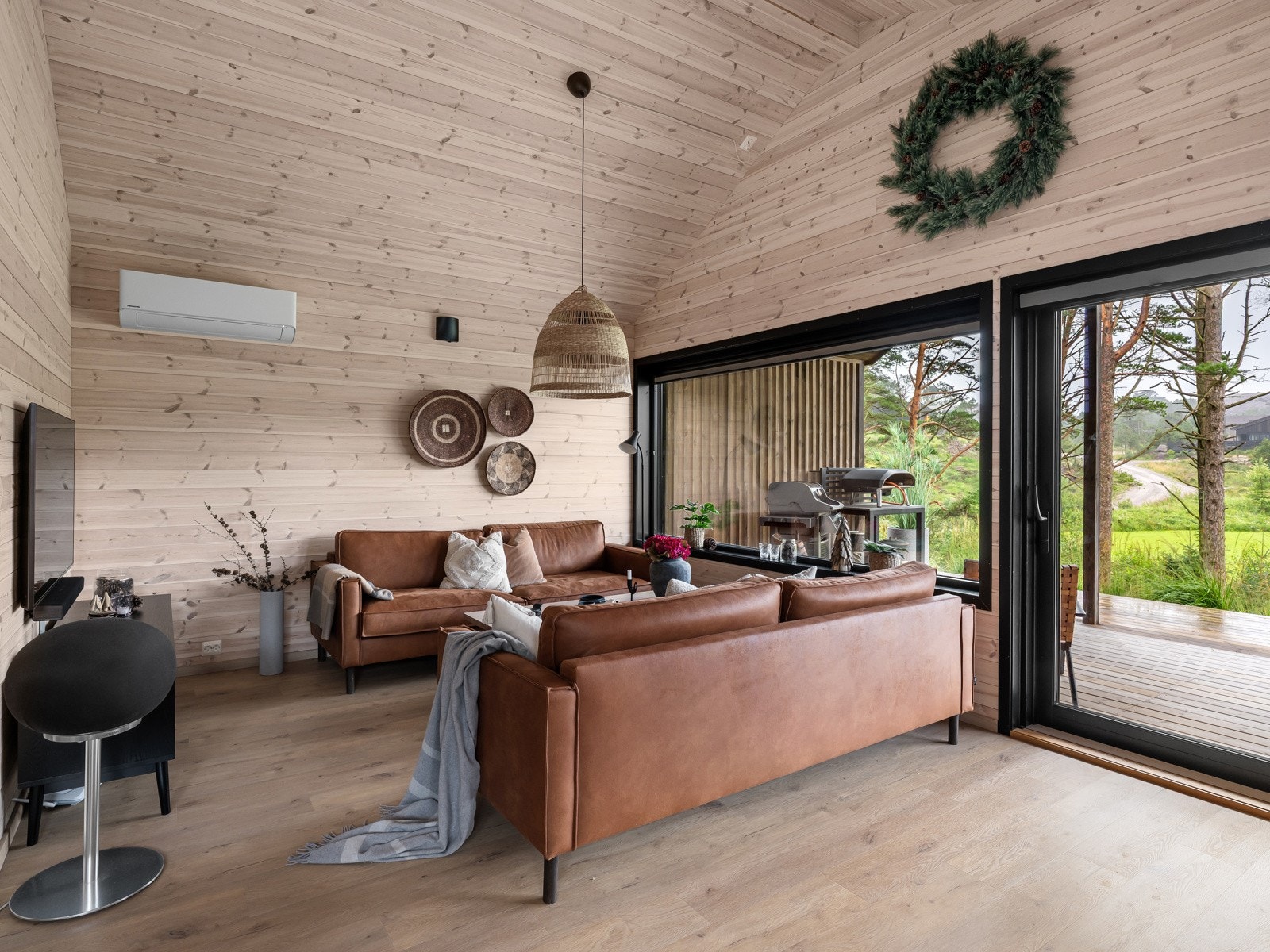 Med fiberbredbånd fra Lyse er mulighetene for både underholdning og hjemmekontor på plass! Galleribilde