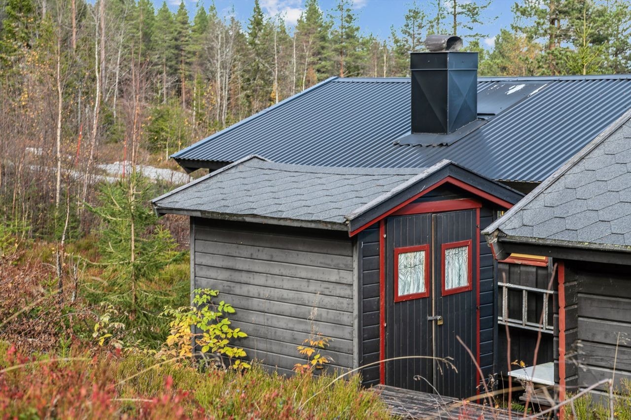 Et uthus på 3 m² gir ekstra lagringsplass for nødvendig utstyr til aktiviteter. Galleribilde