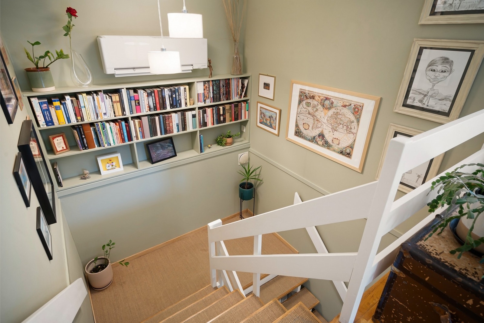 Varmepumpe i trappeoppgang fra 2023 Galleribilde