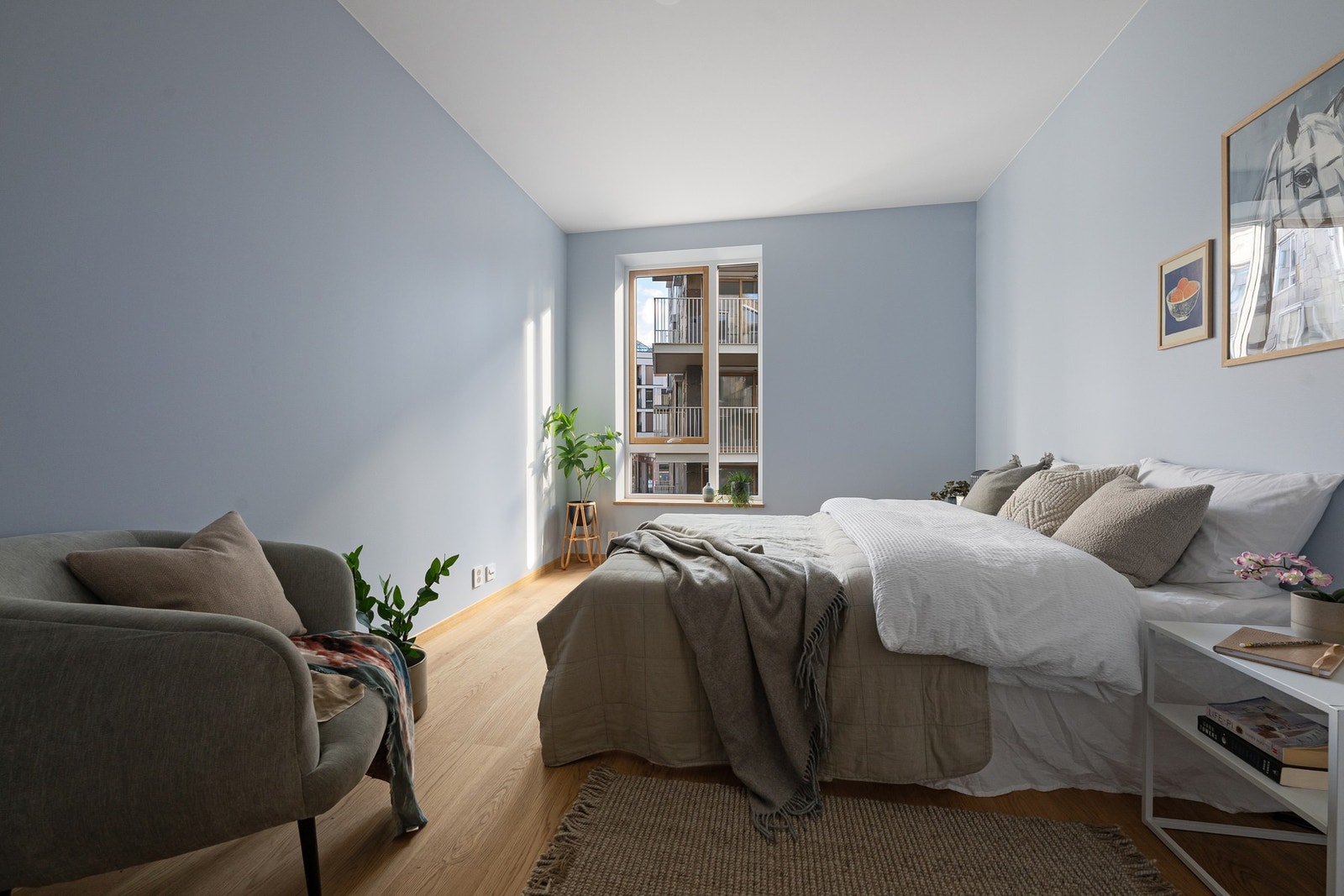 Hovedsoverommet har god plass til dobbeltseng. Galleribilde