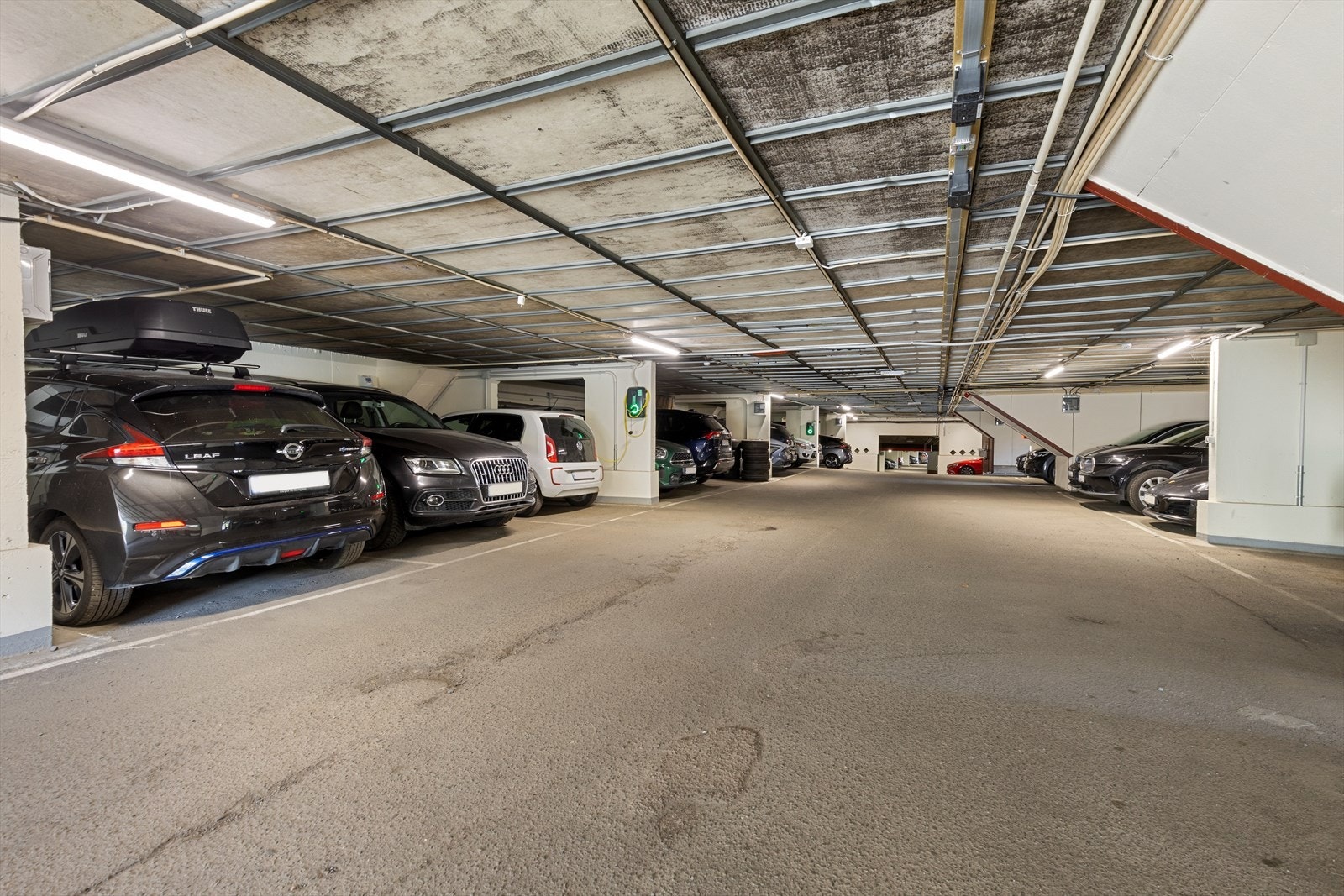 Det medfølger garasjeplass med mulighet for installasjon av elbillader. Galleribilde