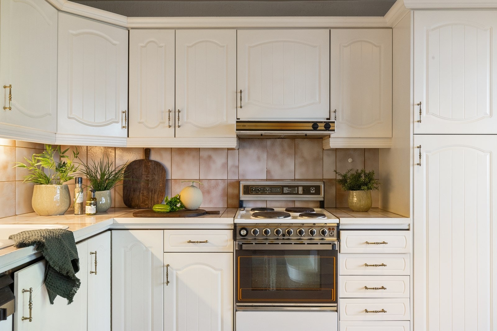 Med god plass og et solid utgangspunkt kan du skape et funksjonelt og moderne rom. Galleribilde