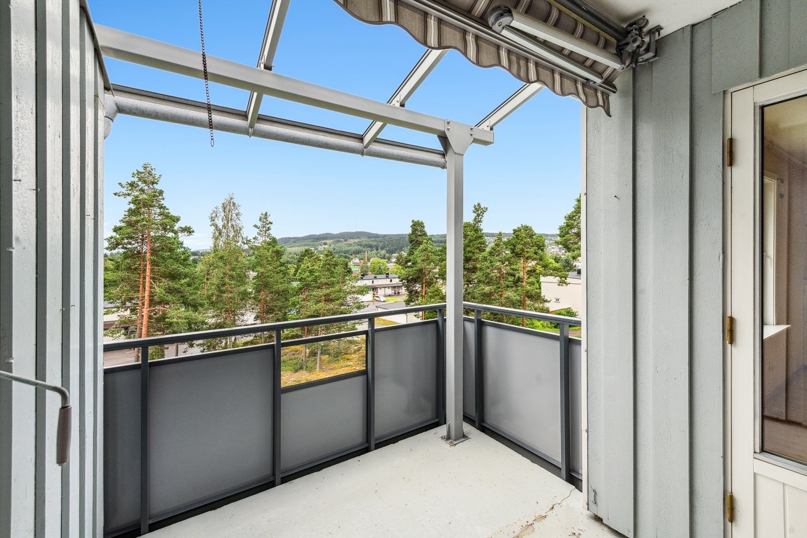 Stuebalkong med glasstak og gode solforhold. Galleribilde