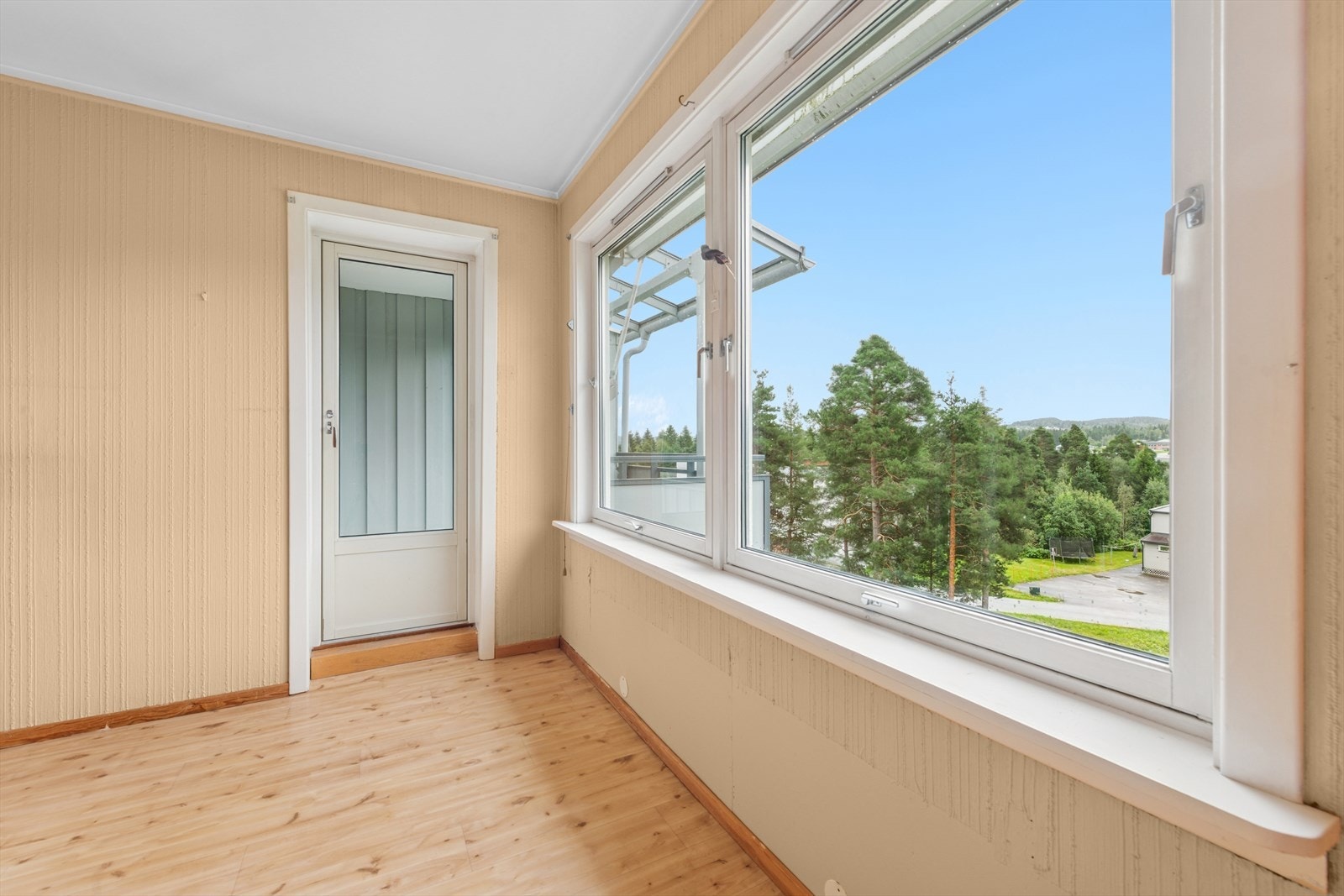 De store stuevinduene gir godt lysinnslipp. Galleribilde