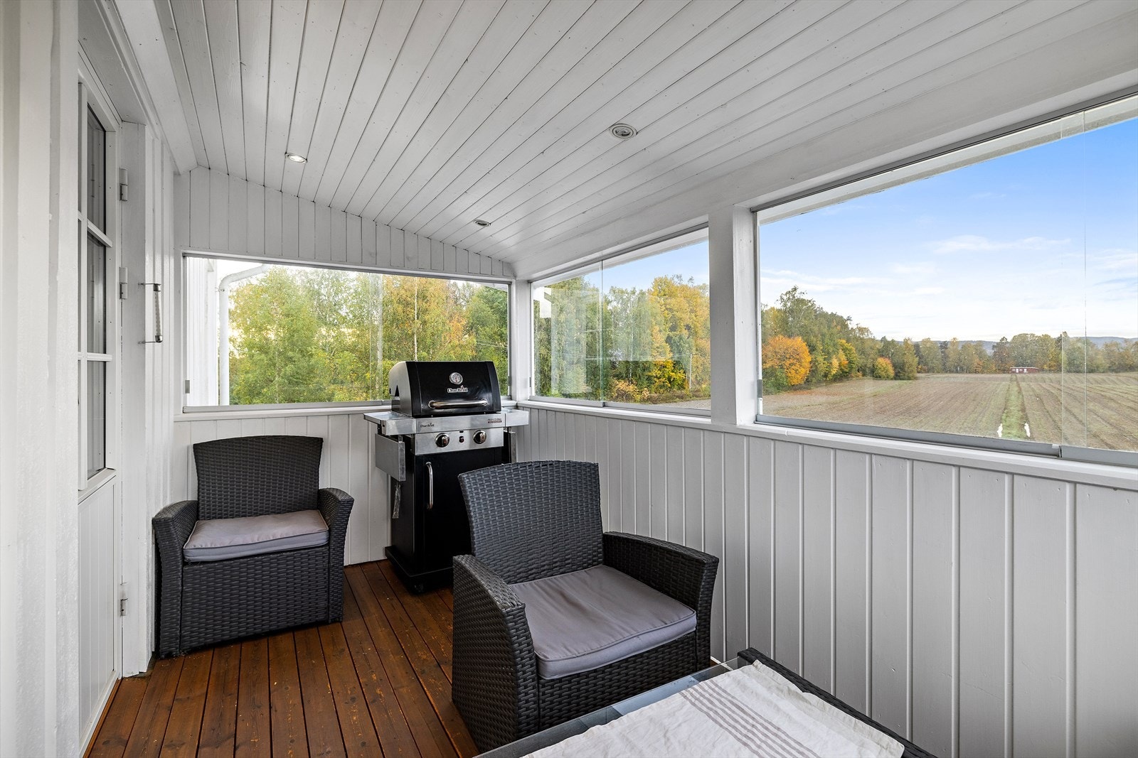 Et hyggelig uterom med mulighet for en sittegruppe. Galleribilde