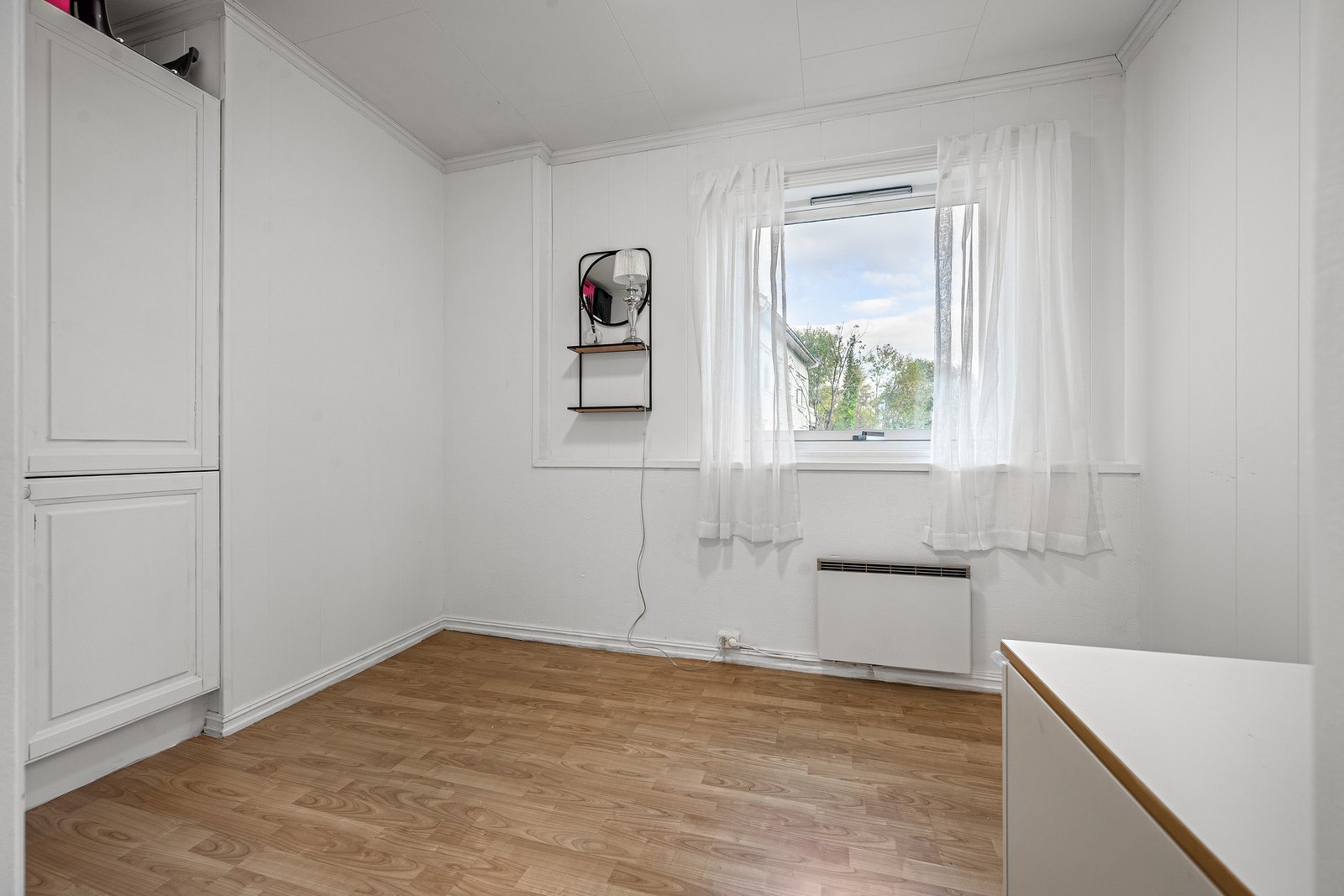 Soverom nr. 4 - fleksibelt rom for barn, gjester eller hjemmekontor Galleribilde