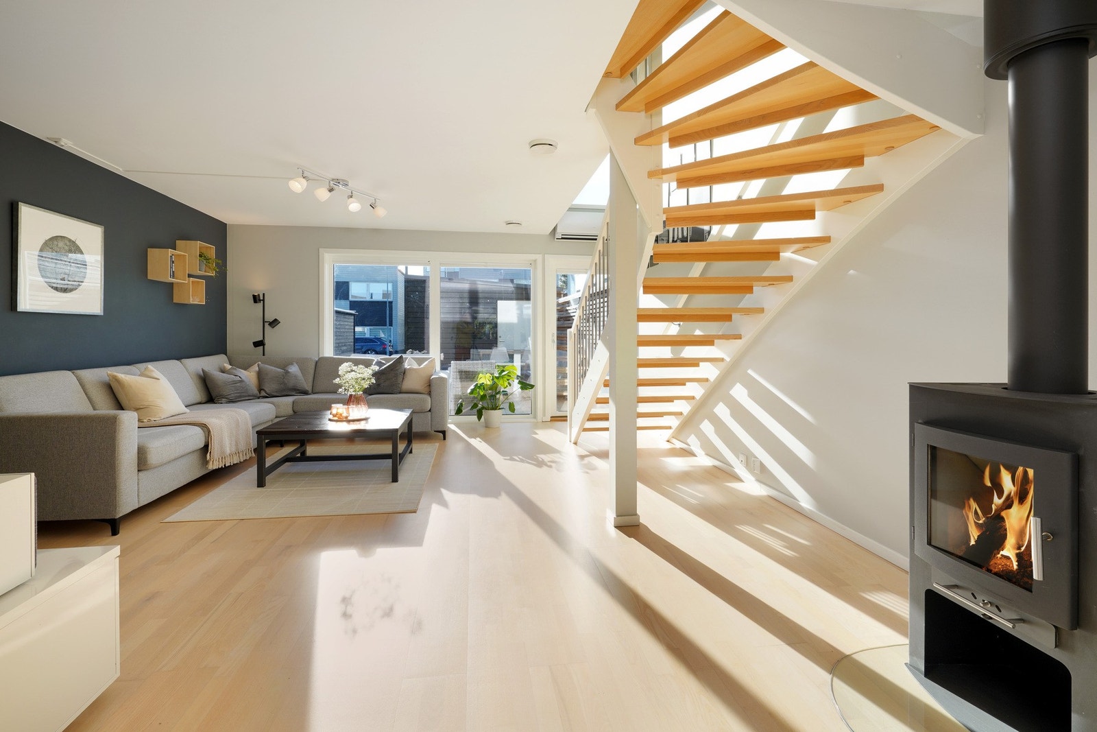 Vedovn er sentralt plassert i rommet Galleribilde