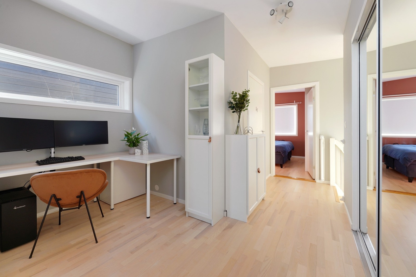 Gang med plass til kontorløsning Galleribilde