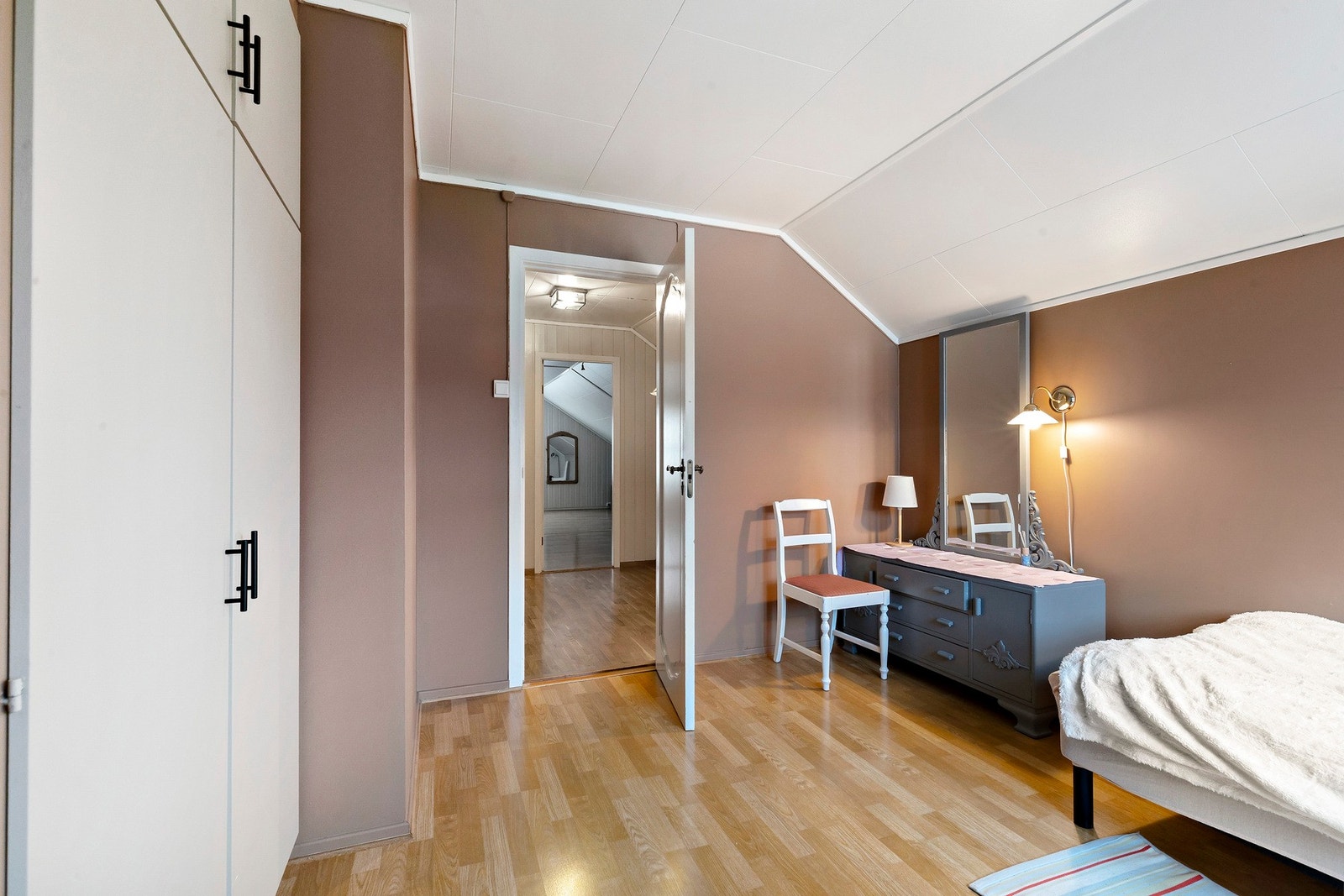 Soverom 2 er på 11 kvm. Galleribilde