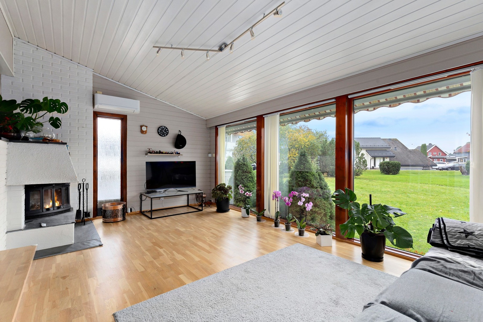 Fra stuen har man utgang til terrassen. Galleribilde