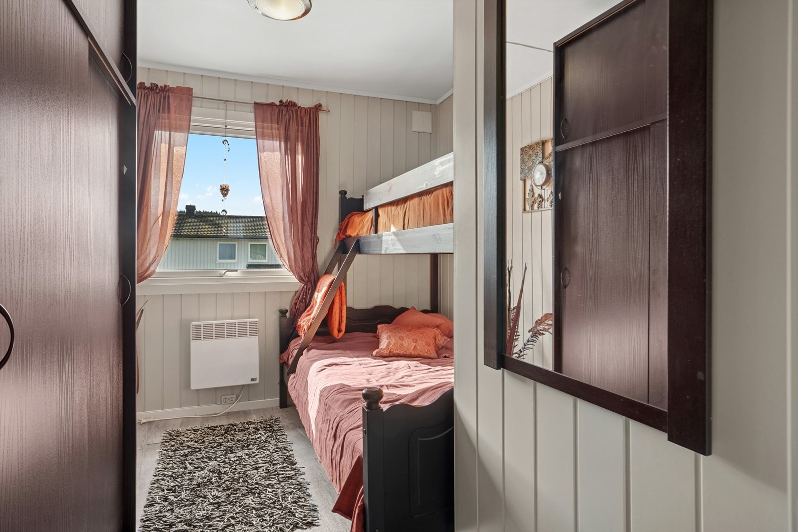 Det minste soverommet egner seg godt som barnerom, gjesterom eller kontor. Galleribilde