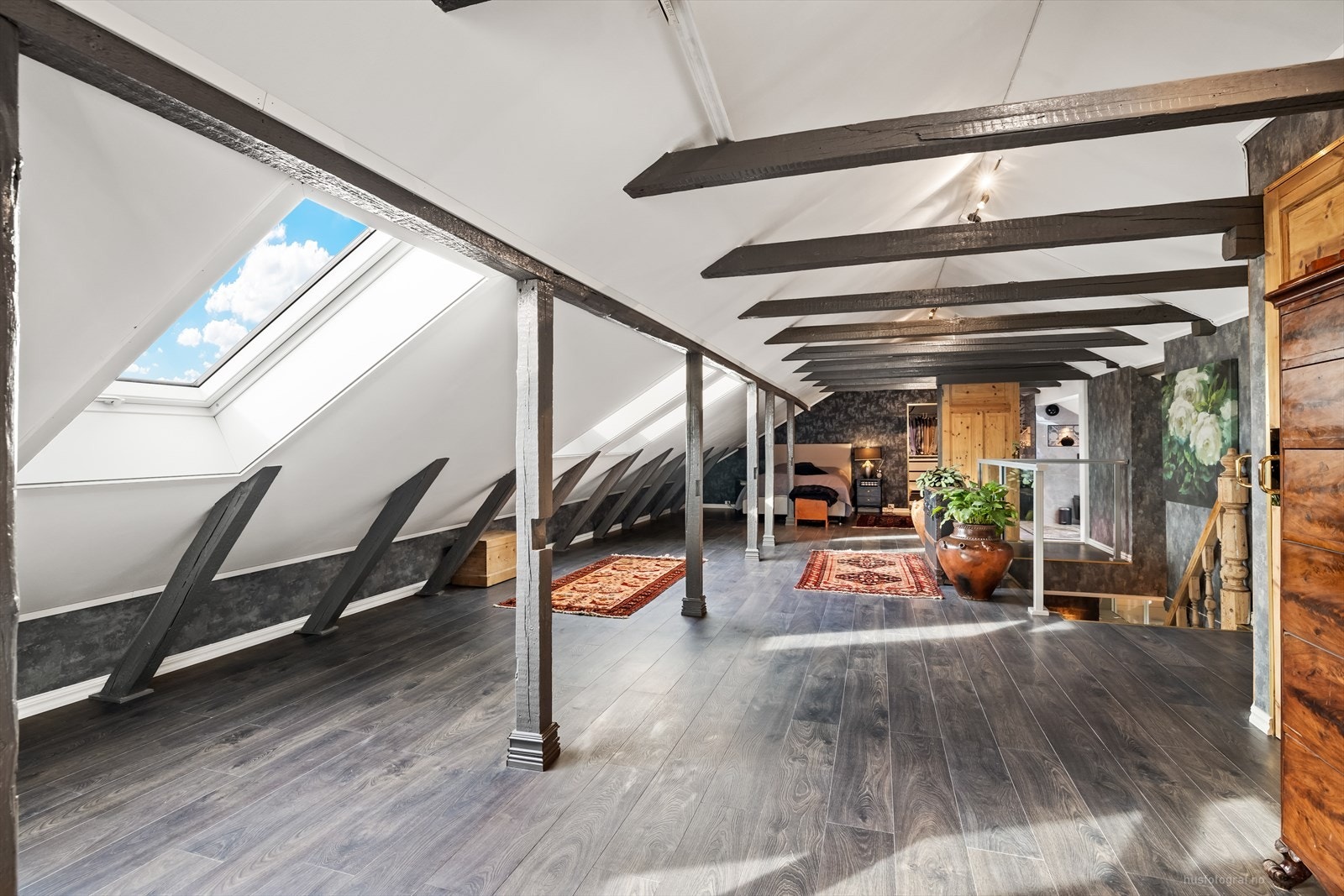 Stor, klassisk leilighet i by villa over 2.etasjer- Idyllisk og attraktivt område på Bragernes! Galleribilde