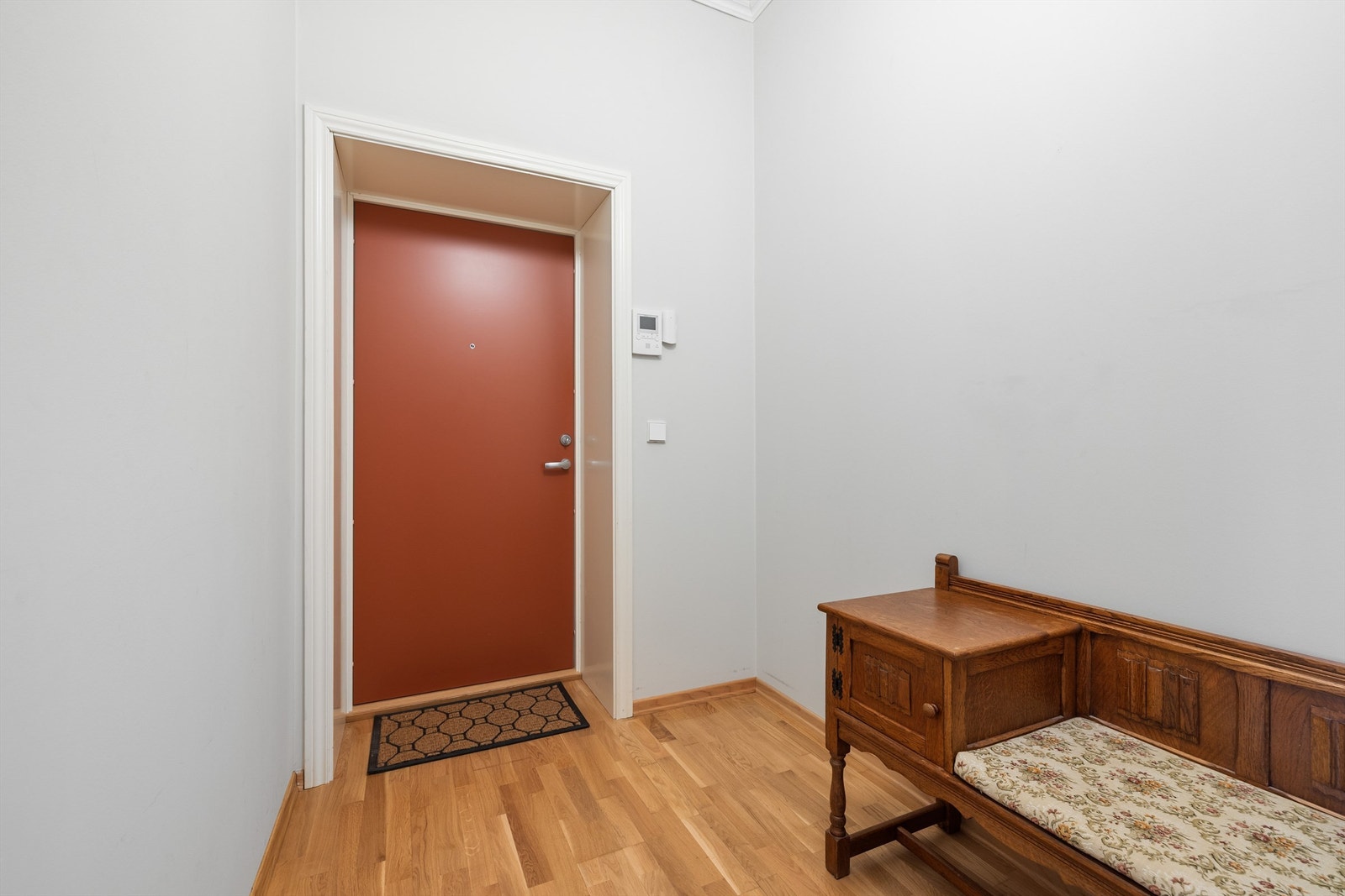 Ny porttelefon til hovedinngangen er installert i regi av sameiet og betjenes fra leilighetens entré. Galleribilde