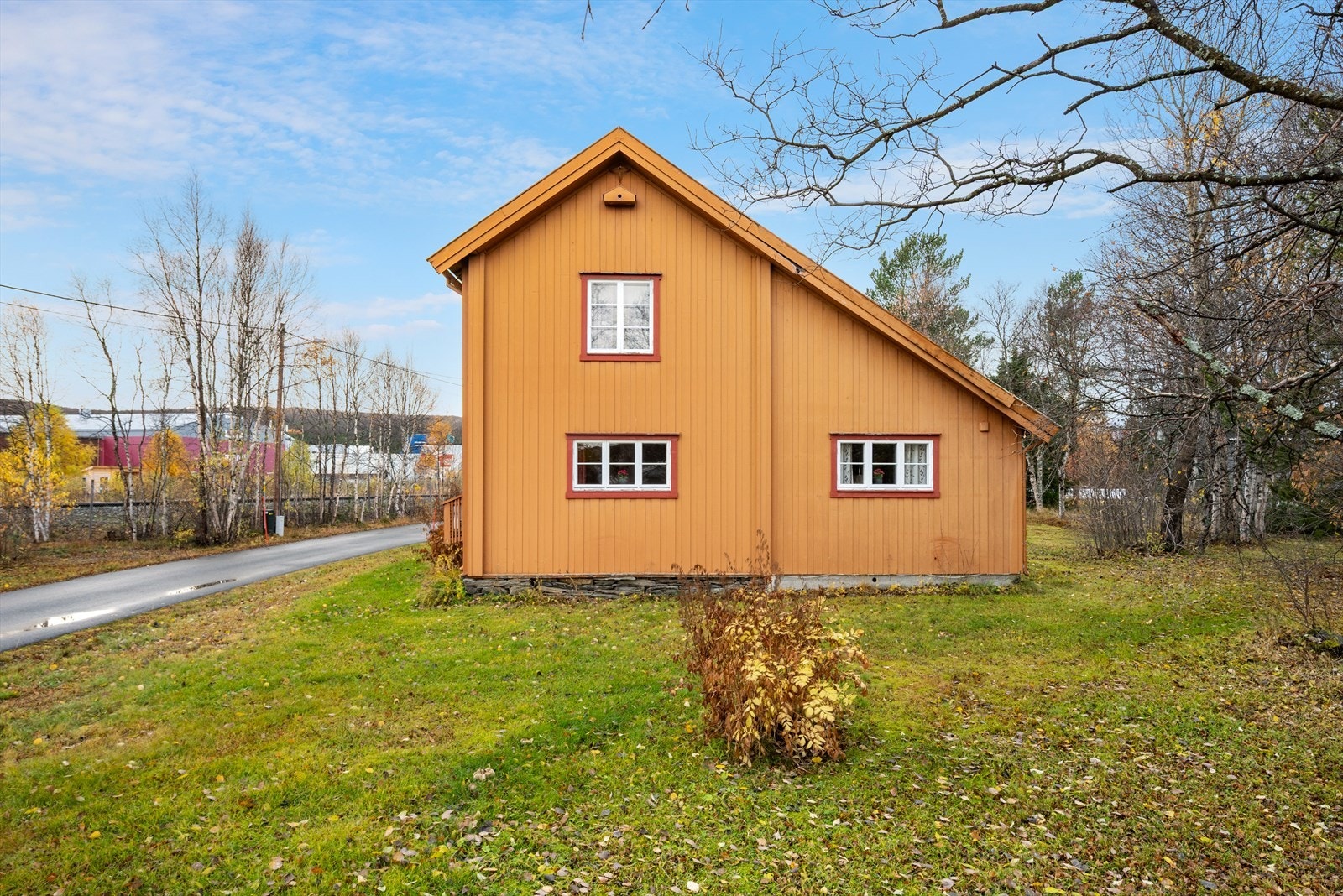 Boligen er oppført rundt 1900 også ble det oppført et tilbygg på 60-tallet. Galleribilde