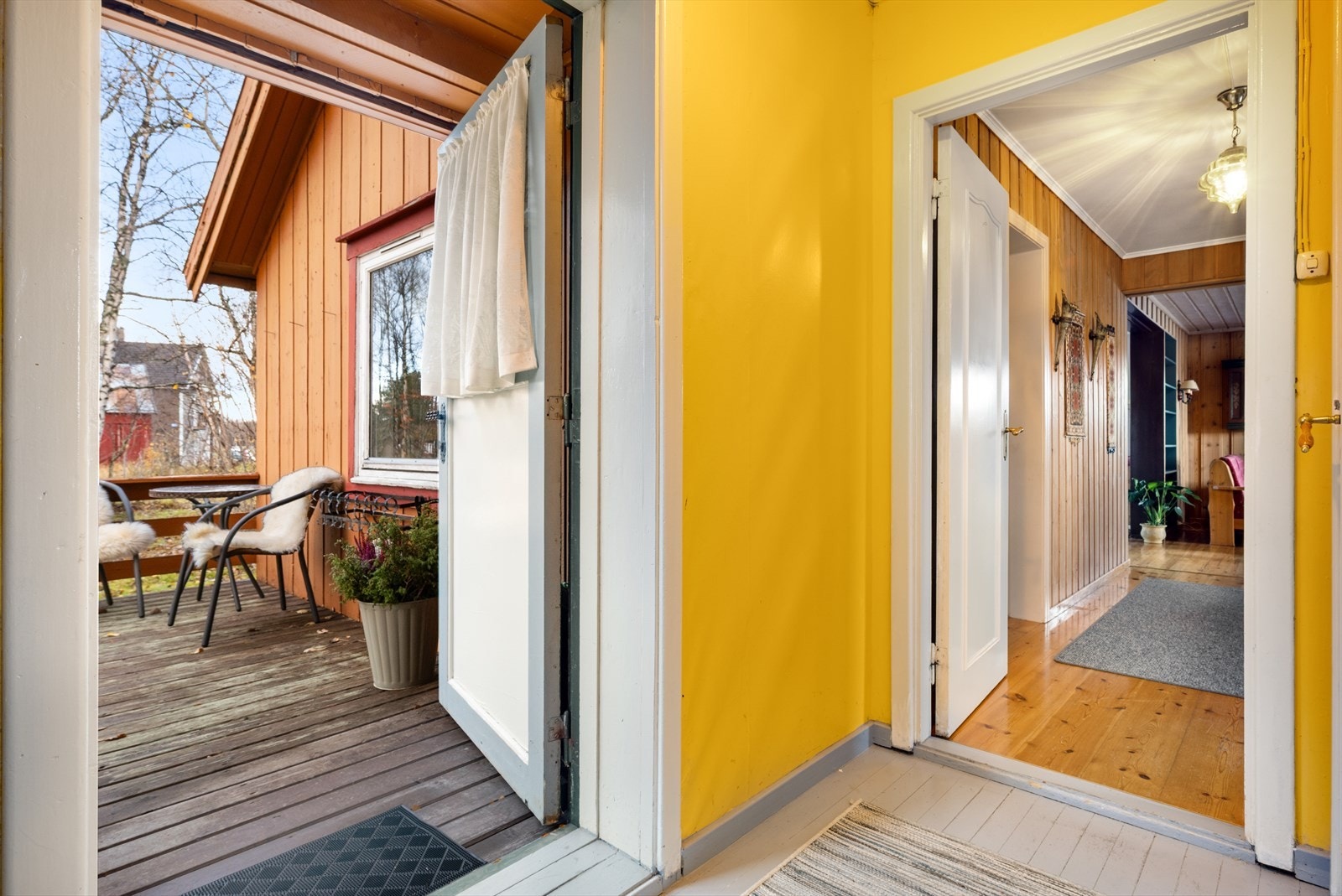 Inngangsparti. Galleribilde