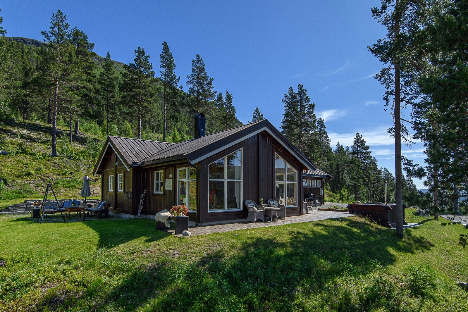 Espedalen er en helårsdestinasjon, og byr på spektakulære naturopplevelser året rundt. Galleribilde