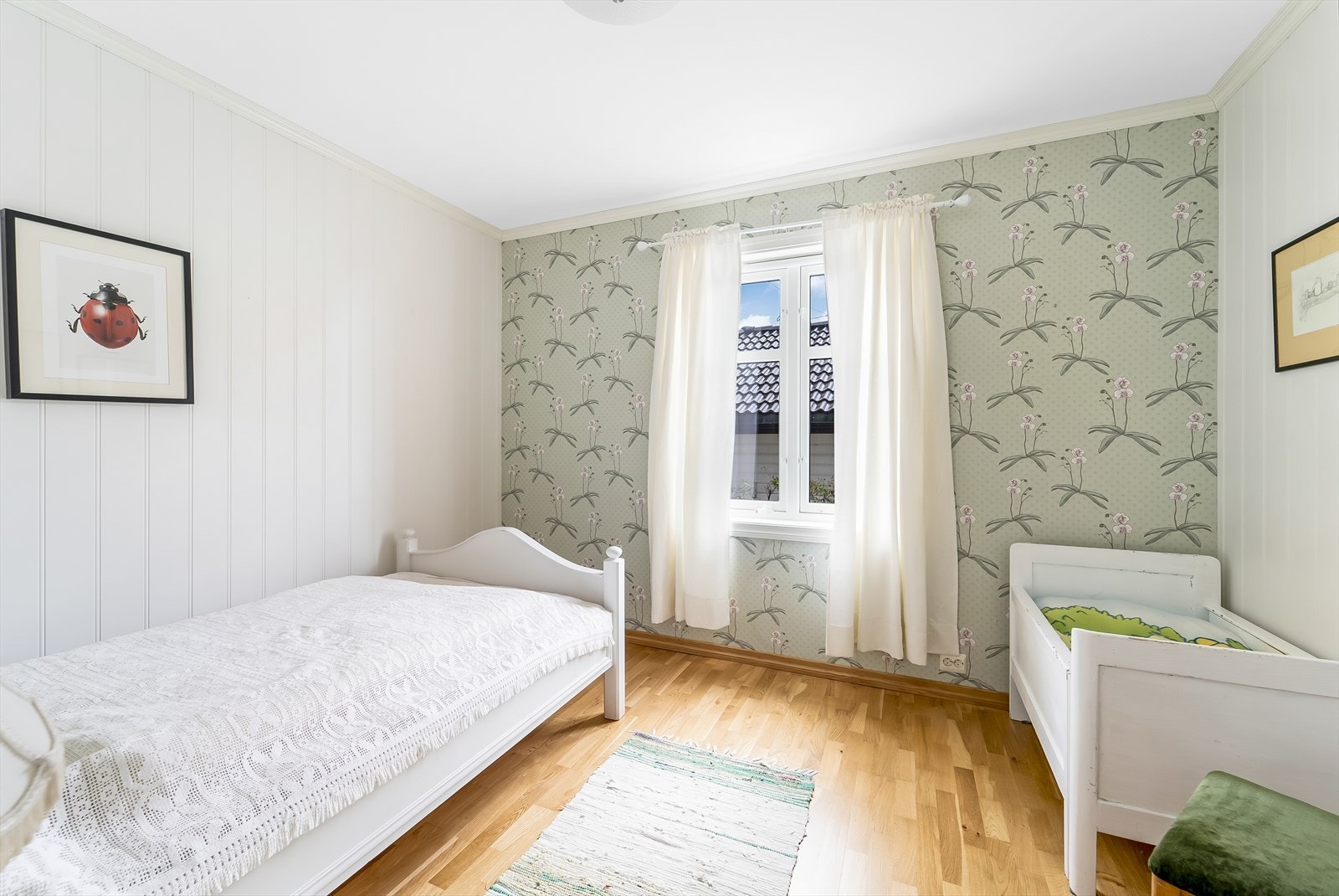 Soverom 3 av 5 ligger i 1. etasje. Galleribilde