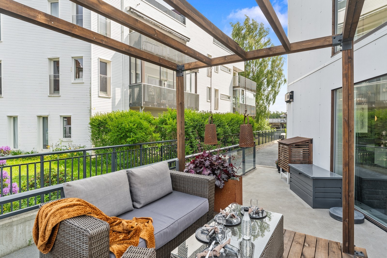 Hyggelig pergola som følger. Galleribilde