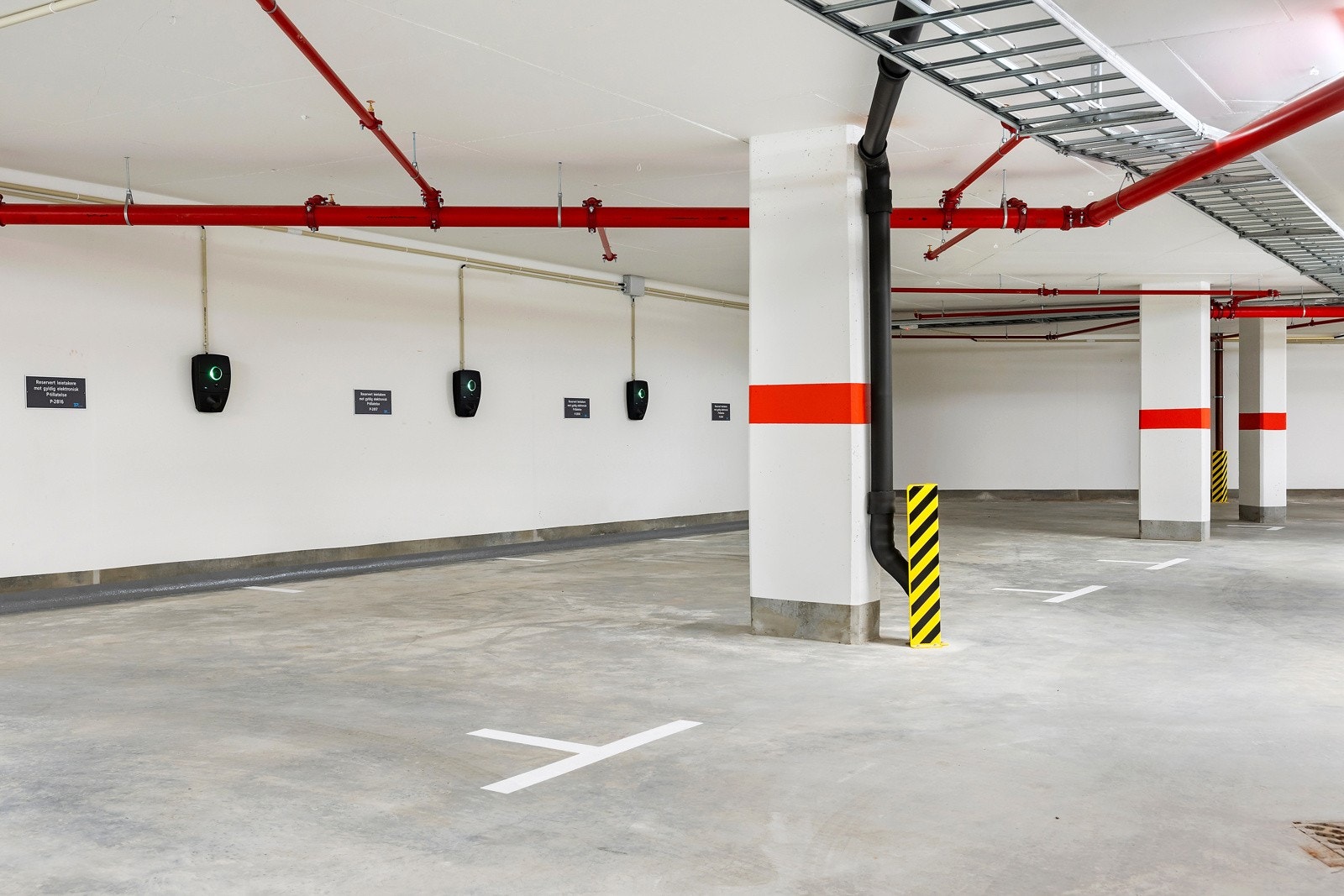 Det medfølger en garasjeplass i felles garasjeanlegg og en kjellerbod på 6kvm. Galleribilde